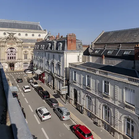 Corneille - Entree Autonome, Reception En Ligne - Encore Mieux