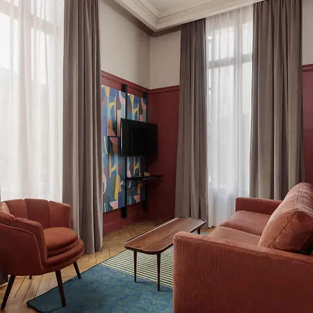 Corneille - Entree Autonome, Reception En Ligne - Encore Mieux